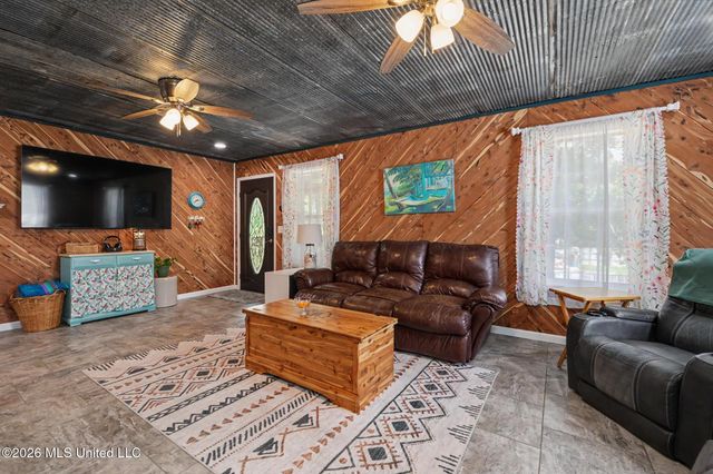 1601 Fawn Street, Ocean Springs, MS 39564