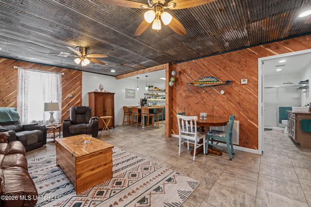 1601 Fawn Street, Ocean Springs, MS 39564