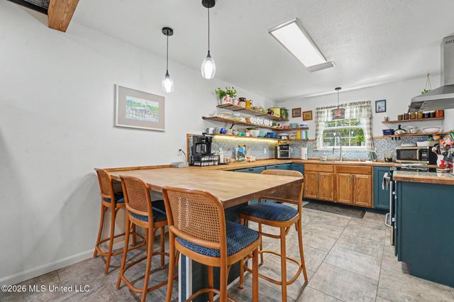 1601 Fawn Street, Ocean Springs, MS 39564