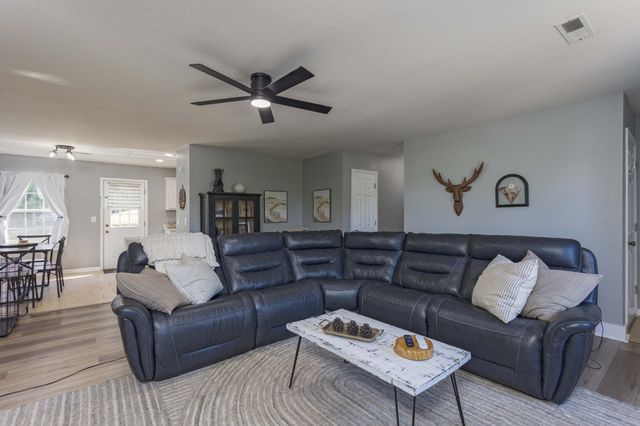 13215 Emerald Creek Cir, Soddy Daisy, TN 37379