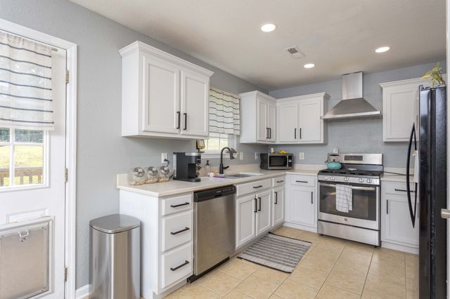13215 Emerald Creek Cir, Soddy Daisy, TN 37379