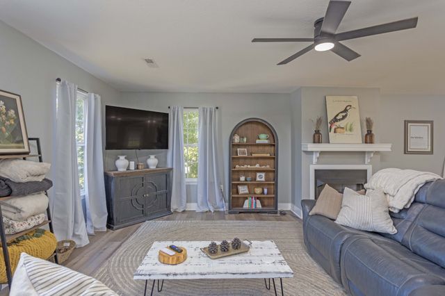 13215 Emerald Creek Cir, Soddy Daisy, TN 37379