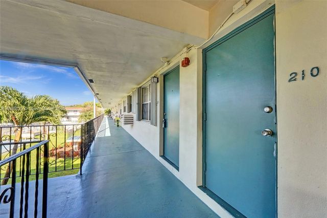 7401 Pines Blvd 210, Pembroke Pines, FL 33024