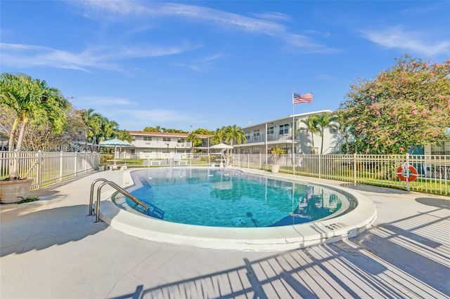 7401 Pines Blvd 210, Pembroke Pines, FL 33024