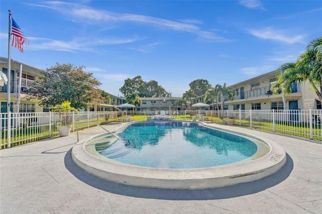 7401 Pines Blvd 210, Pembroke Pines, FL 33024