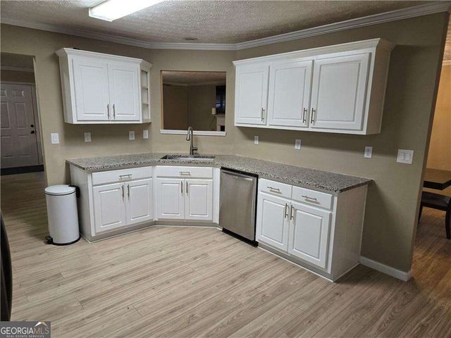 7001 Greenridge Drive, Loganville, GA 30052