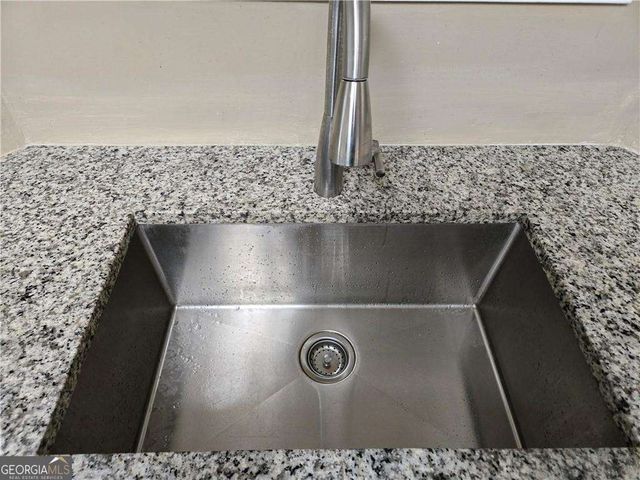 7001 Greenridge Drive, Loganville, GA 30052