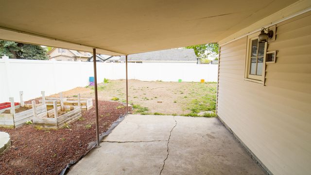 604 E Queen Ave, Spokane, WA 99207