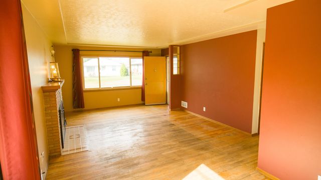 604 E Queen Ave, Spokane, WA 99207