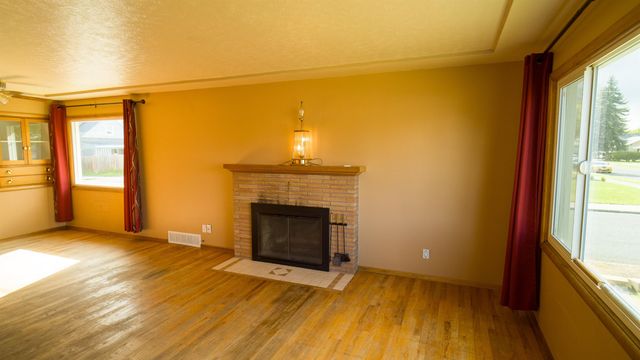 604 E Queen Ave, Spokane, WA 99207