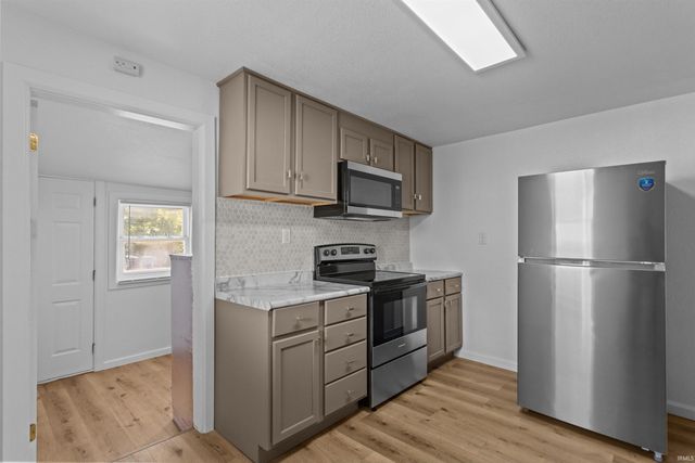 810 N WABASH Avenue, Kokomo, IN 46901