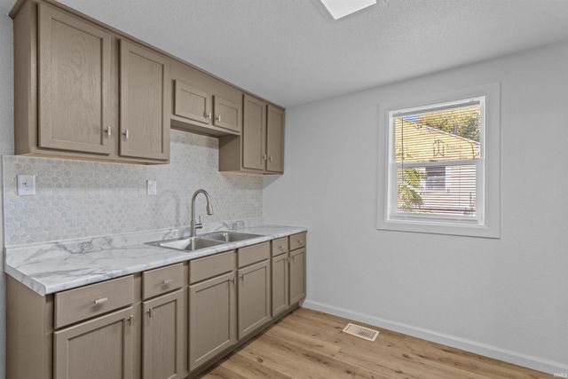 810 N WABASH Avenue, Kokomo, IN 46901