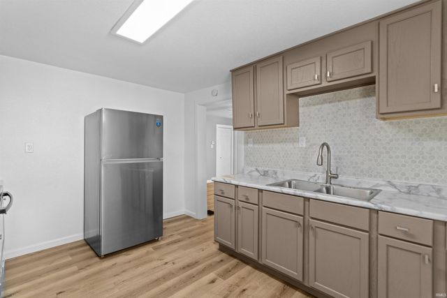 810 N WABASH Avenue, Kokomo, IN 46901