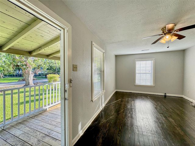 6714 Dillon Street, Houston, TX 77061