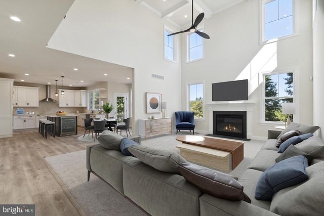 6 ANGLESEY LN, Lansdale, PA 19446