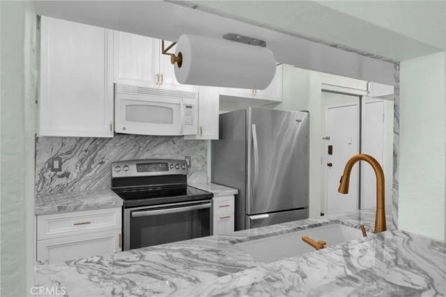 1351 N Orange Drive 205, Los Angeles, CA 90028