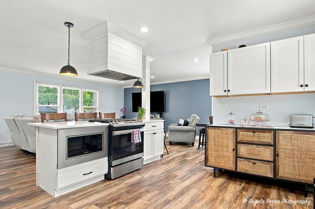 3500 Stonegate Road, Waukegan, IL 60087