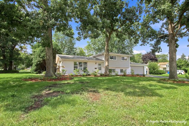 3500 Stonegate Road, Waukegan, IL 60087