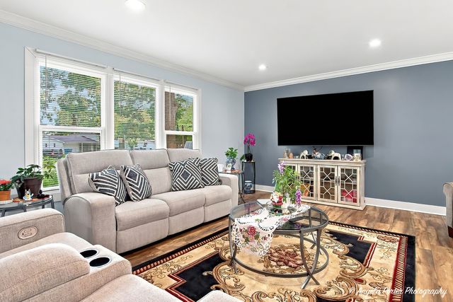 3500 Stonegate Road, Waukegan, IL 60087