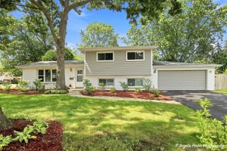 3500 Stonegate Road, Waukegan, IL 60087