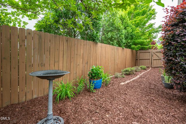 222 Landover Circle, Chapel Hill, NC 27516