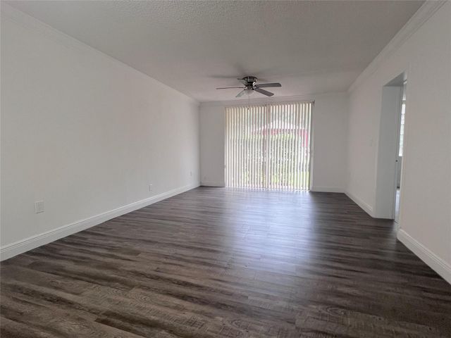 19455 NE 10 Avenue 4-415, North Miami Beach, FL 33179