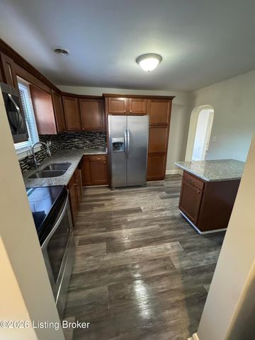 4310 Lynnview Dr, Louisville, KY 40216