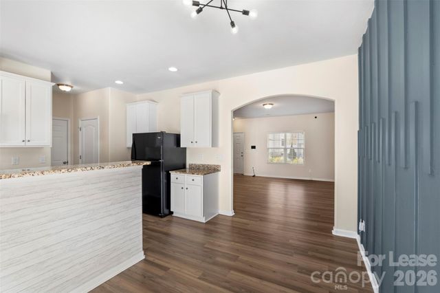 7621 Mockernut Drive, Charlotte, NC 28215