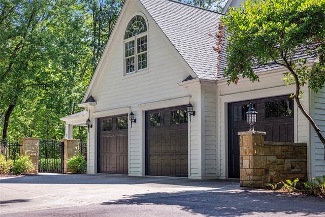 904 Champlain Place, Adams Twp, PA 15044