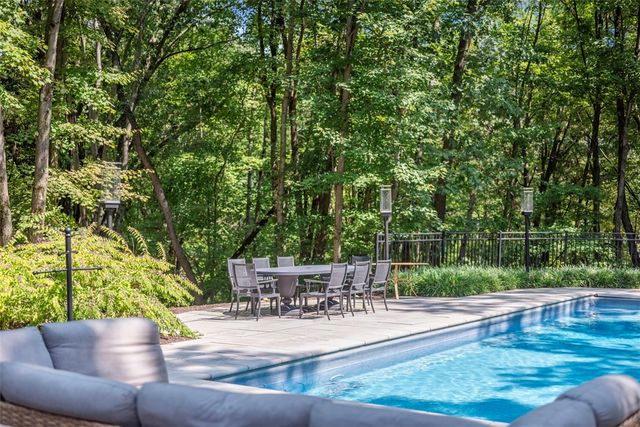 904 Champlain Place, Adams Twp, PA 15044