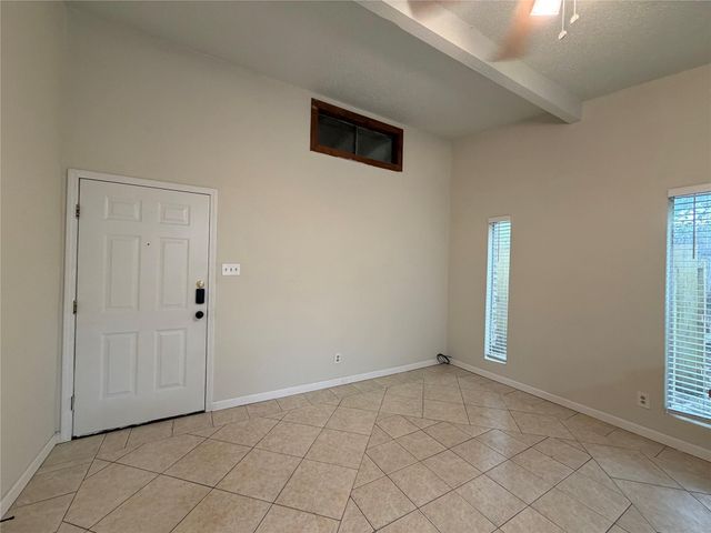 1100 N Meadows DR 104, Austin, TX 78758