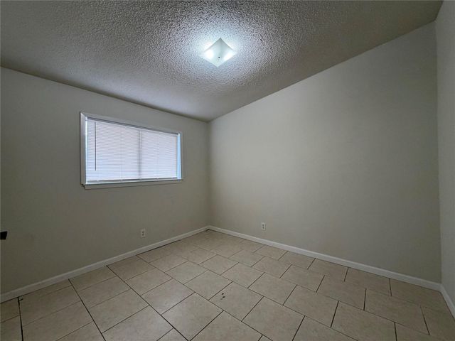1100 N Meadows DR 104, Austin, TX 78758