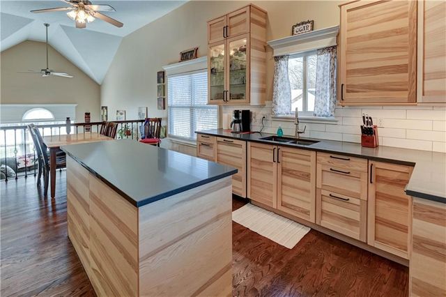 2611 S 25th Street, Leavenworth, KS 66048