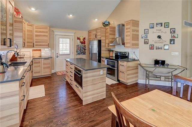 2611 S 25th Street, Leavenworth, KS 66048