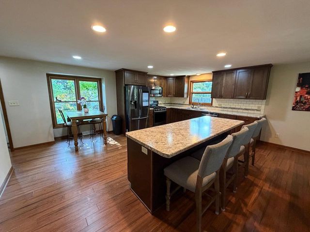 1112 TULLAR ROAD, Neenah, WI 54956
