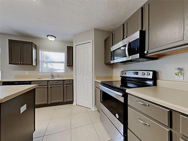 358 LAKE SHEPARD DRIVE, Apopka, FL 32703