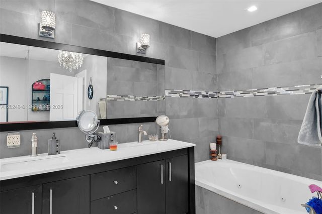 8825 SW 185th Ter, Cutler Bay, FL 33157