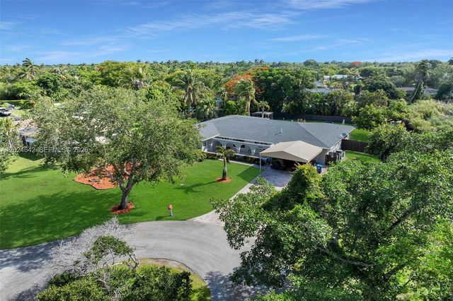 8825 SW 185th Ter, Cutler Bay, FL 33157