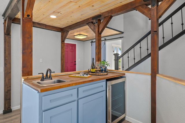 5900 McLoughlin Drive, Central Point, OR 97502