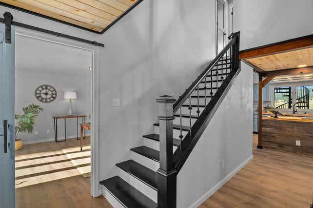 5900 McLoughlin Drive, Central Point, OR 97502