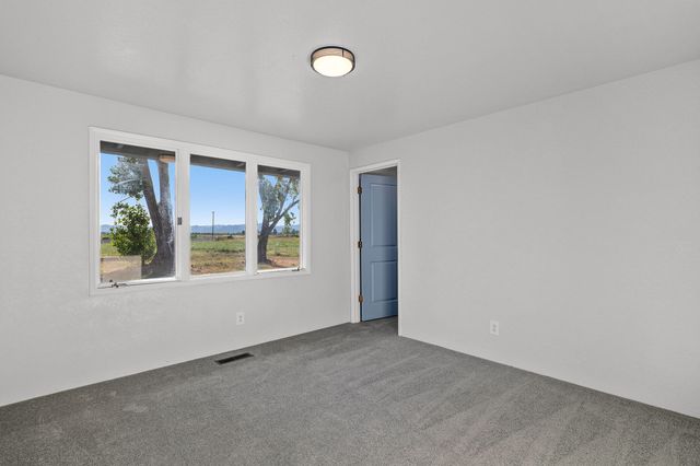 5900 McLoughlin Drive, Central Point, OR 97502