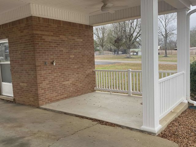 175 AUSTIN ST, Savannah, TN 38372