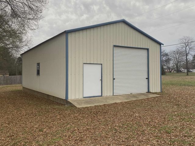 175 AUSTIN ST, Savannah, TN 38372