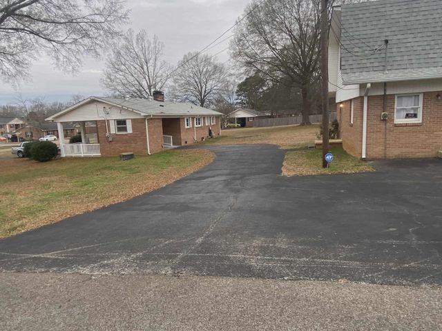 175 AUSTIN ST, Savannah, TN 38372