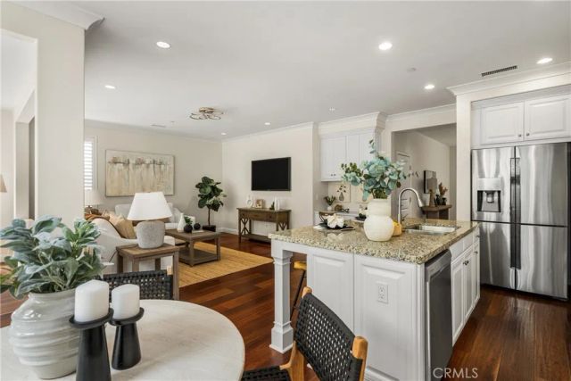 74 Diamond, Irvine, CA 92620