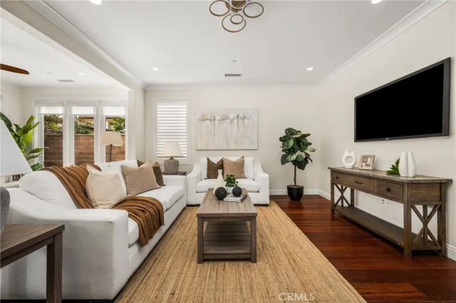 74 Diamond, Irvine, CA 92620