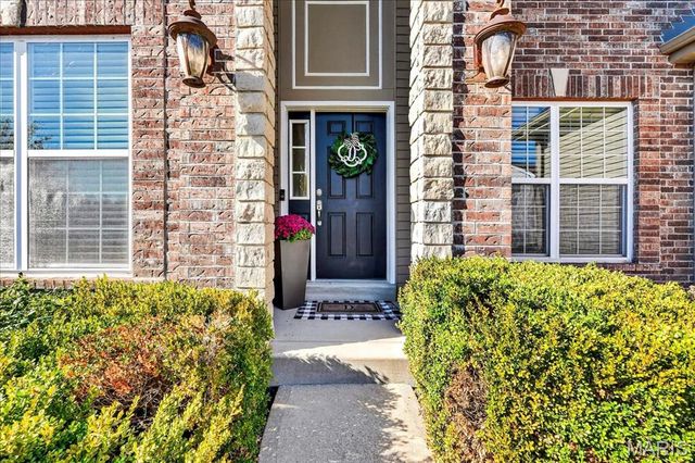 7822 Pinetop Drive, St Louis, MO 63129