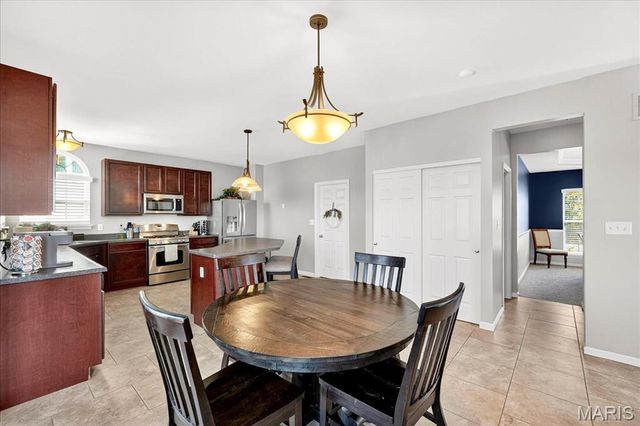 7822 Pinetop Drive, St Louis, MO 63129