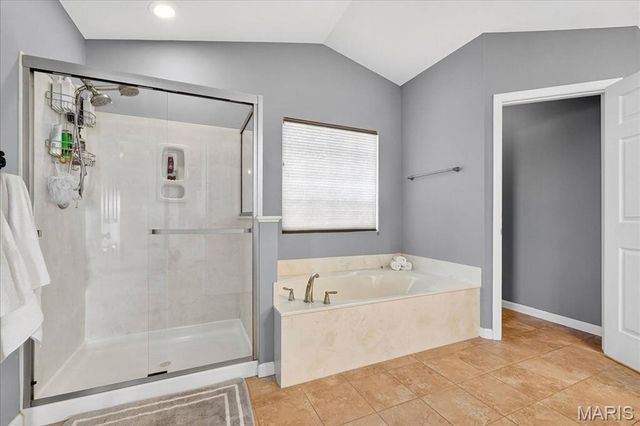 7822 Pinetop Drive, St Louis, MO 63129