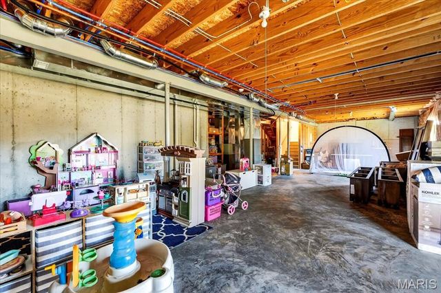 7822 Pinetop Drive, St Louis, MO 63129